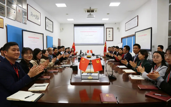 Study the history of the Party for a century to gather the power to advance